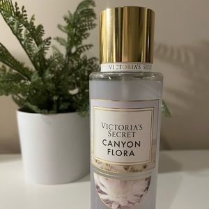 Victoria’s Secret Canyon Flora
